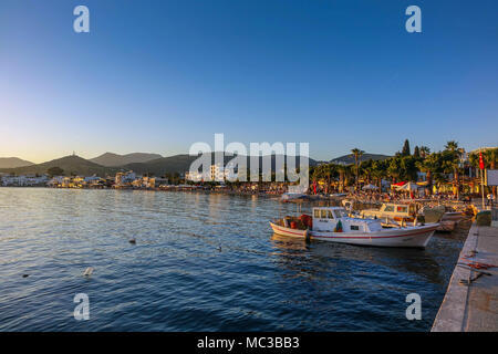 Bateaux amarrés, soir, à bord de mer, Bodrum, Mugla, Turquie Banque D'Images