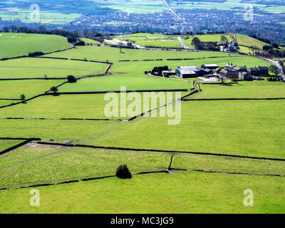 Vue sur la vallée de Castle Hill Holme près de Huddersfield West Yorkshire Angleterre Banque D'Images