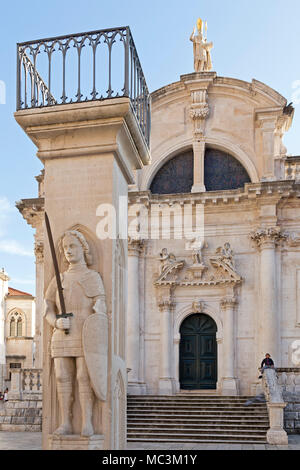 La colonne d'Orlando, l'Église Saint-blaise, Luža Square, old town, Dubrovnik, Croatie Banque D'Images