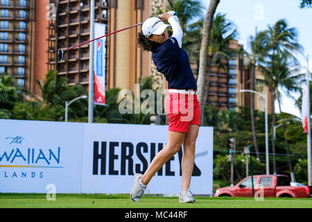 12 avril 2018 - Mo Martin hits son coup de départ au 11e trou lors de la deuxième ronde de la Lotte Championship présenté par Hershey à Ko Olina Golf Club à Kapolei, HI Banque D'Images