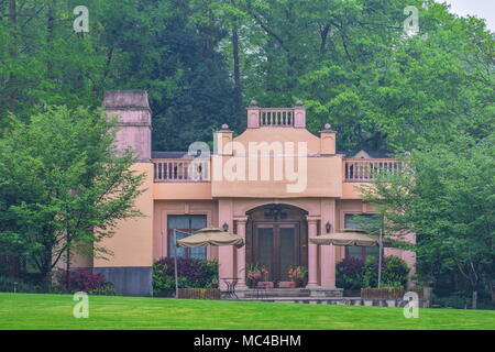 Hangzhou, Hangzhou, Chine. Apr 12, 2018. Hangzhou, Chine 12 avril 2018 : Paysage de parc Taiziwan à Hangzhou, Zhejiang Province de Chine orientale. Crédit : SIPA Asie/ZUMA/Alamy Fil Live News Banque D'Images