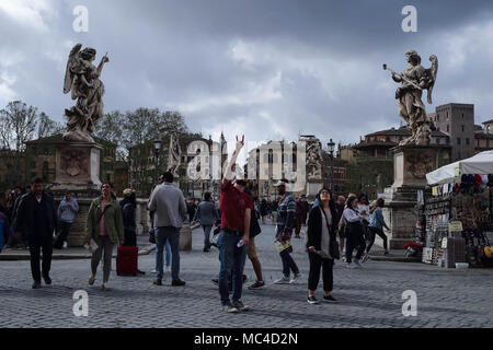 13 avril 2018- Rome, Italie - Rome dans une drôle de printemps. Les touristes. Credit : Evandro Inetti/ZUMA/Alamy Fil Live News Banque D'Images