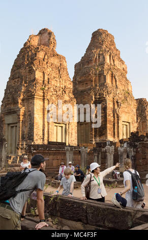 Cambodge temple - touristes à Pre Rup, temple Angor site du patrimoine mondial de l'UNESCO, au Cambodge, en Asie du sud-est Banque D'Images