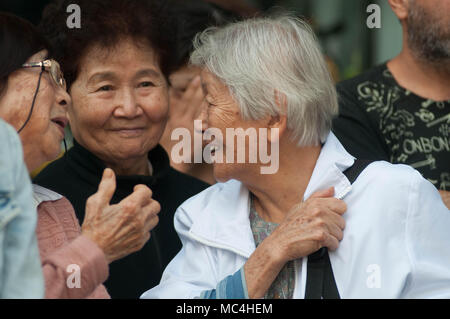 Les femmes dans le vieux japonais Libertade, cœur de la communauté japonaise à Sao Paulo Banque D'Images