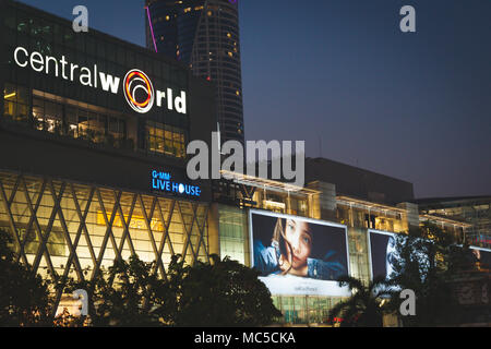 Le centre commercial Central World de Bangkok en Thaïlande, dans le cadre d'avril 2018 Banque D'Images