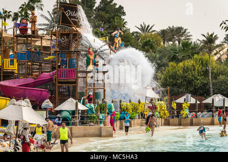 La plage au Wild Wadi waterpark à Dubaï, Émirats arabes unis, au Moyen-Orient. Banque D'Images