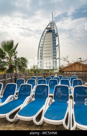 Le Burj Al Arab au Wild Wadi waterpark à Dubaï, Émirats arabes unis, au Moyen-Orient. Banque D'Images