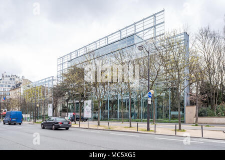 France, Paris - 5 Avril 2018 : Fondation Cartier pour l'art contemporain conçu par l'architecte français Jean Nouvel Banque D'Images