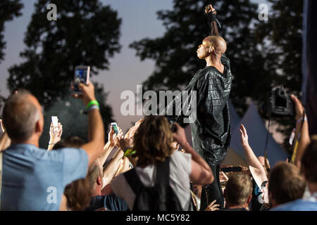 Le groupe britannique Skunk Anansie avec la chanteuse Deborah Anne Dyer alias peau vivre à la 26e Heitere Open Air de Zofingen, Argovie Banque D'Images