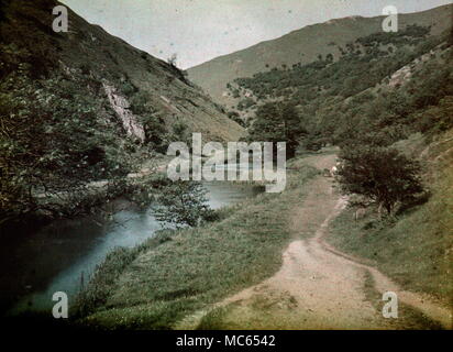 AJAXNETPHOTO. 1920 s (ENV.). MERIONETHSHIRE, PAYS DE GALLES, ROYAUME-UNI. - VUE RÉALISÉE AVEC LE FILM COULEUR AUTOCHROME EARLY. PHOTOGRAPHE:INCONNU © DROITS D'AUTEUR DE L'IMAGE NUMÉRIQUE AJAX VINTAGE PICTURE LIBRARY SOURCE : AJAX VINTAGE PICTURE LIBRARY COLLECTION REF:(C)AVL ACHM 1911 12 Banque D'Images