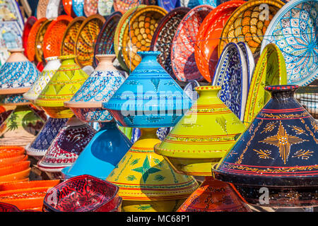 Tajines sur le marché, Marrakech,Maroc Banque D'Images