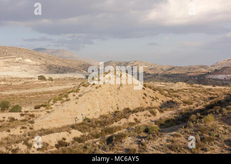 La campagne d'Alicante Province avec l'exploitation de carrières de marbre dans la distance Banque D'Images