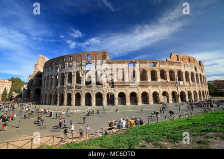 Rome, octobre 2017 : Colisée monument emblématique, l'une des nouvelles Sept Merveilles du monde, en octobre 2017 à Rome, Italie Banque D'Images