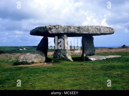 - Pierres Le Lanyon Quoit, une chambre néolithique près de Madron, Cornwall Banque D'Images