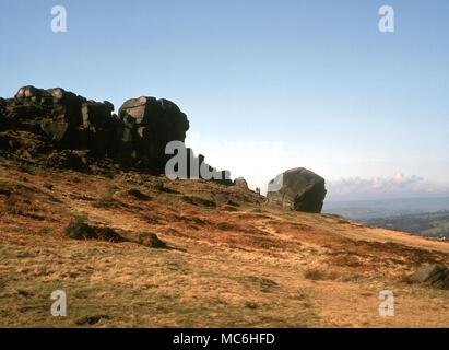 Ley Lines. Le site sacré de la vache et du veau Rocks sur Ilkley Moor, dans le Yorkshire. Dans le cadre d'un vaste ensemble de lignes. Banque D'Images