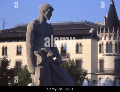 La mythologie romaine. Le Haephastus Vulcan (grec), la forge et travailleur déité protectrice de l'alchimie. Statue en Catalogne Square, Barcelone. Banque D'Images