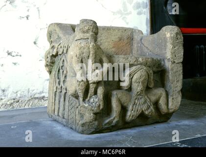 Mythes britanniques - Propitiatoire Le siège de pierre sculptée, probablement au xive siècle, qui a été un propitiatoire utilisés par ceux qui demandent asile à la loi ecclésiastique (protection ). L'église St Mary, Sprotsbrough . Banque D'Images