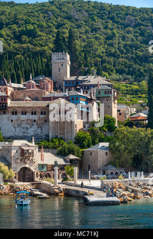 Monastère Docheiariou sur la côte sud-ouest de la péninsule Athos, la Macédoine, la Grèce du Nord Banque D'Images