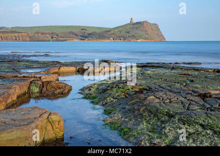 La baie de Kimmeridge, Tour Clavell, Jurassic Coast, Dorset, England, UK Banque D'Images