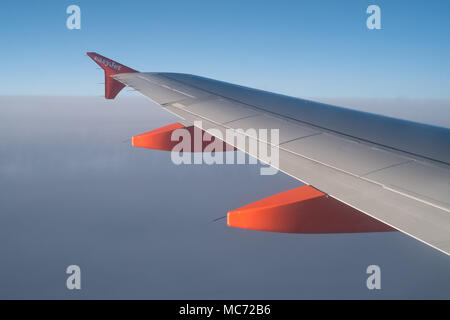 Easy jet vol entre Londres Gatwick LGW et Vienne Autriche VIE Banque D'Images