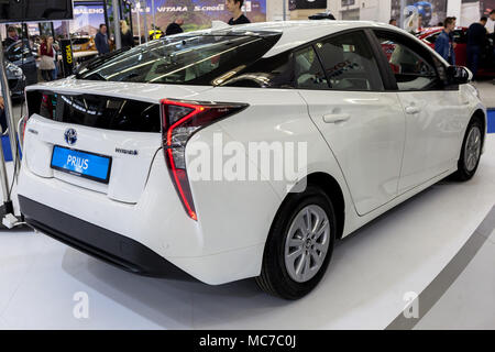 Zagreb, Croatie. Apr 12, 2018. Zagreb Auto Show exposition de les modèles les plus récents de l'industrie automobile, la Toyota Prius hybride électrique écologique Crédit voiture : Deyan Baric/Alamy Live News Banque D'Images