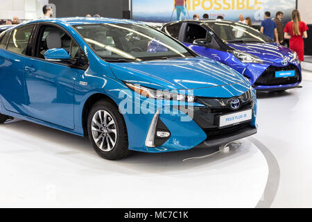 Zagreb, Croatie. Apr 12, 2018. Zagreb Auto Show exposition de les modèles les plus récents de l'industrie automobile, la Toyota Prius hybride électrique écologique Crédit voiture : Deyan Baric/Alamy Live News Banque D'Images