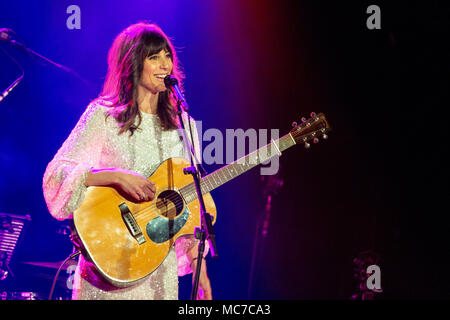 Madison, Wisconsin, USA. Apr 12, 2018. NICKI BLUHM se produit en concert au Majestic Theatre de Madison, Wisconsin Crédit : Daniel DeSlover/ZUMA/Alamy Fil Live News Banque D'Images