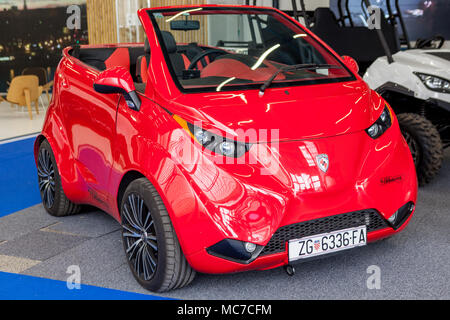 Zagreb, Croatie. Apr 12, 2018. Salon de l'Auto exposition de Zagreb les derniers modèles de crédit de l'industrie automobile : Deyan Baric/Alamy Live News Banque D'Images