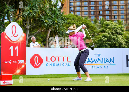 13 avril 2018 - Brooke Henderson frappe son coup de départ au 11e trou lors de la troisième ronde de la Lotte Championship présenté par Hershey à Ko Olina Golf Club à Kapolei, HI Banque D'Images