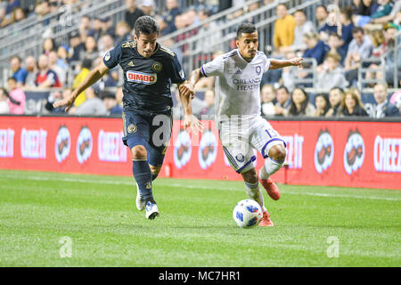 Chester, Pennsylvanie, USA. 13 avr, 2018. L'Union de Philadelphie, ILSINHO (25), en action contre la ville d'Orlando MOHAMED EL-MUNIR (13) au stade de l'énergie Talen Chester Ohio Crédit : Ricky Fitchett/ZUMA/Alamy Fil Live News Banque D'Images