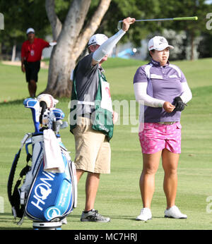 13 avril 2018 - Shanshan Feng au 18e trou lors du troisième tour de la LPGA Championship LOTTE au Ko Olina Golf Club à Kapolei, HI - Michael Sullivan/CSM Banque D'Images