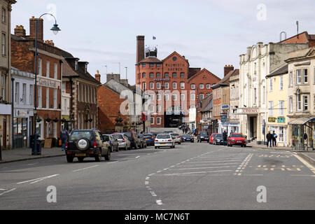 Devizes, Wiltshire, Angleterre, Royaume-Uni. En 2018. La Brasserie Wadworth bâtiment du centre-ville. Banque D'Images