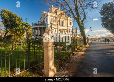 Casina Valadier dans le parc de la Villa Borghèse Banque D'Images