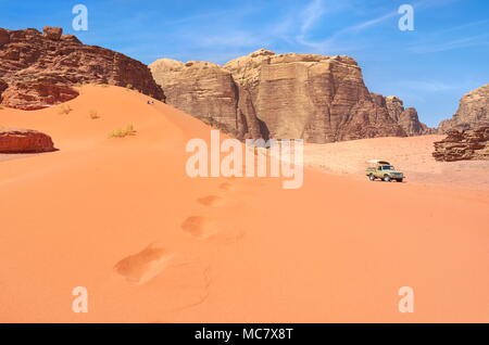 Dune de sable rouge, le désert de Wadi Rum, Jordanie Banque D'Images