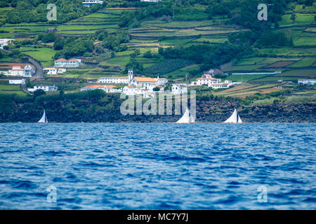 La chasse traditionnelle à présent utilisé pour les bateaux de plaisance dans les Açores Banque D'Images