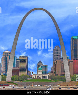 Saint Louis Arch et Old Courthouse Banque D'Images