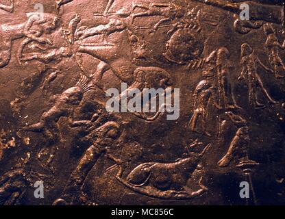 Bague romaine t52 l'Astrologie égyptienne Détail de la constellation du zodiaque dans le Temple d'Hathor montrant Leo, le cancer et l'étoile Sirius fixe (vache en bateau) Banque D'Images