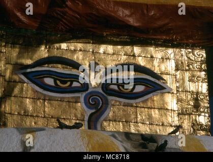 Troisième oeil - Le symbole du troisième œil, l'ek (le chiffre 1, symbole d'unité) entre les deux yeux de Dieu, sur la tour du Temple Swayambunath, Katmandou, Népal Banque D'Images