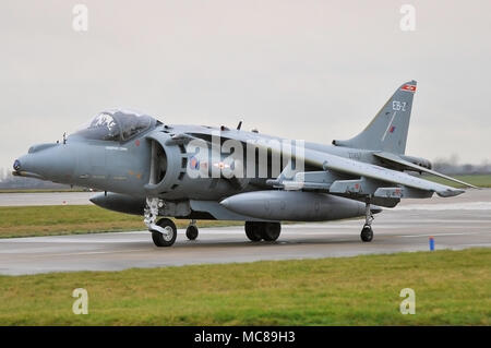 BAe Harrier jet avion à RAF Cottesmore sur leur dernier jour d'opérations après avoir été mis au rebut prématurément par le gouvernement conservateur de David Cameron. Fighter Banque D'Images