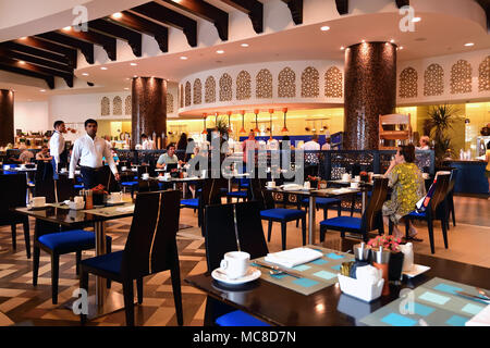 Ajman, ÉMIRATS ARABES UNIS - 8 avril. 2018. restaurant du resort Bahi Palace Banque D'Images