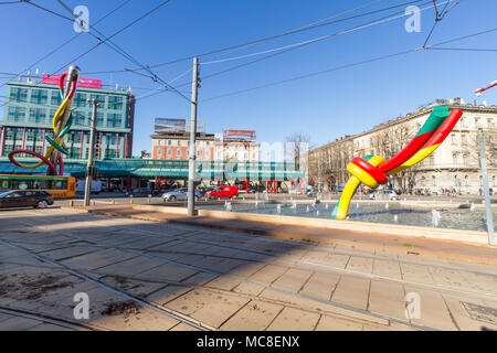 Milan, Novembre 2017 : la station de métro moderne à Milan avec aiguille et fil installation en fontaine sur la Piazzale Cadorna triennale, le Novembre 2017 i Banque D'Images