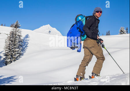 Le ski nordique en Rhone Alpes de France sur l'un des sommets les plus proches de Seez village - Clopet. Banque D'Images