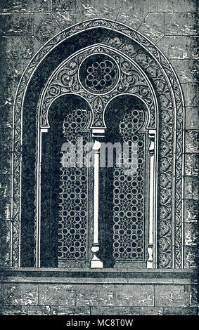 Cette illustration date d'environ 1900. Il montre une fenêtre dans le complexe du Sultan al-Mansour Qalawun (également orthographié Kilawun). Il est situé sur al-Muizz Li-Din Allah Street, dans une région qui faisait partie de l'ouest de Palais Fatimide au Caire, Égypte. Il date de l'an 1285 et la période mamelouke en Égypte. Le maître architecte était Amir Alam al-Din al-Shuja'i. Le complexe comprend un mausolée, d'une madrasa, et un hôpital. Il est fait de pierre et comprend les niches voûtées vertical supporté par des colonnes en marbre dans lequel sont windows (celui présenté ici) décoré de formes géométriques entrelacés. Banque D'Images