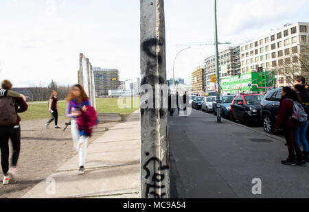 East Side Gallery. La plus grande partie restante du mur de Berlin, également l'une des plus grandes galeries en plein air. Berlin, Allemagne Banque D'Images