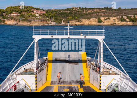 Céphalonie, Grèce - 30 septembre 2017 : Les approches de ferry du port de Céphalonie. Grèce Banque D'Images