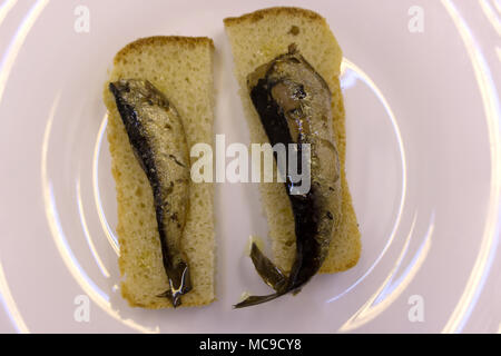 Sandwich avec anchois et d'oeufs, Banque D'Images