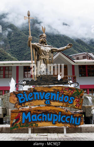 AGUAS CALIENTES, PÉROU - 3 janvier 2018 : Statue de Pachacuti à Aguas Calientes, le Pérou. Pachacuti fut le 9e Sapa Inca du Royaume de Cuzco. Banque D'Images