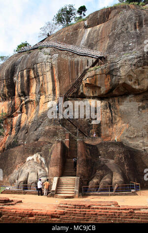 Le Rocher du lion à Sigiriya, Sri Lanka Banque D'Images