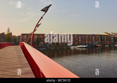 Pont Python (Pythonbrug), Eastern Docklands Oosterdokseiland (), Amsterdam, Pays-Bas. Banque D'Images