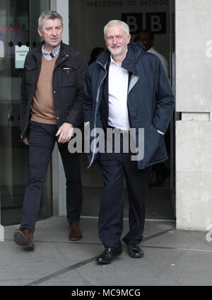 Londres, Royaume-Uni. 28 janvier, 2018. Jeremy Corbyn Leader du Parti travailliste a vu quitter les studios de la BBC à Londres Banque D'Images